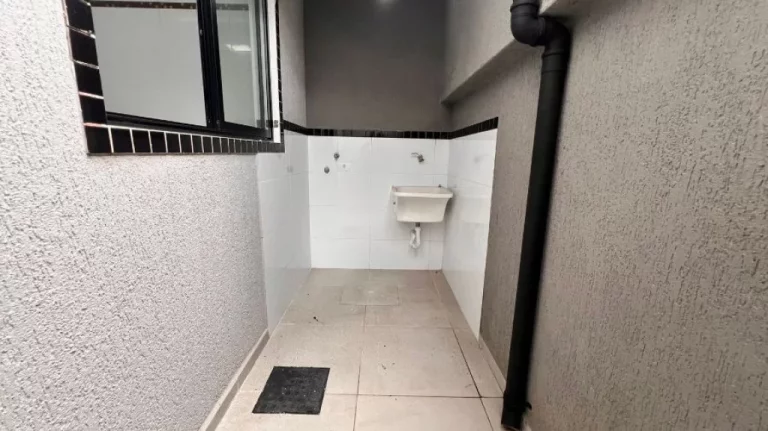Imagem Sobrado à Venda com Área Gourmet e Piscina - Conforto e Lazer Completo!