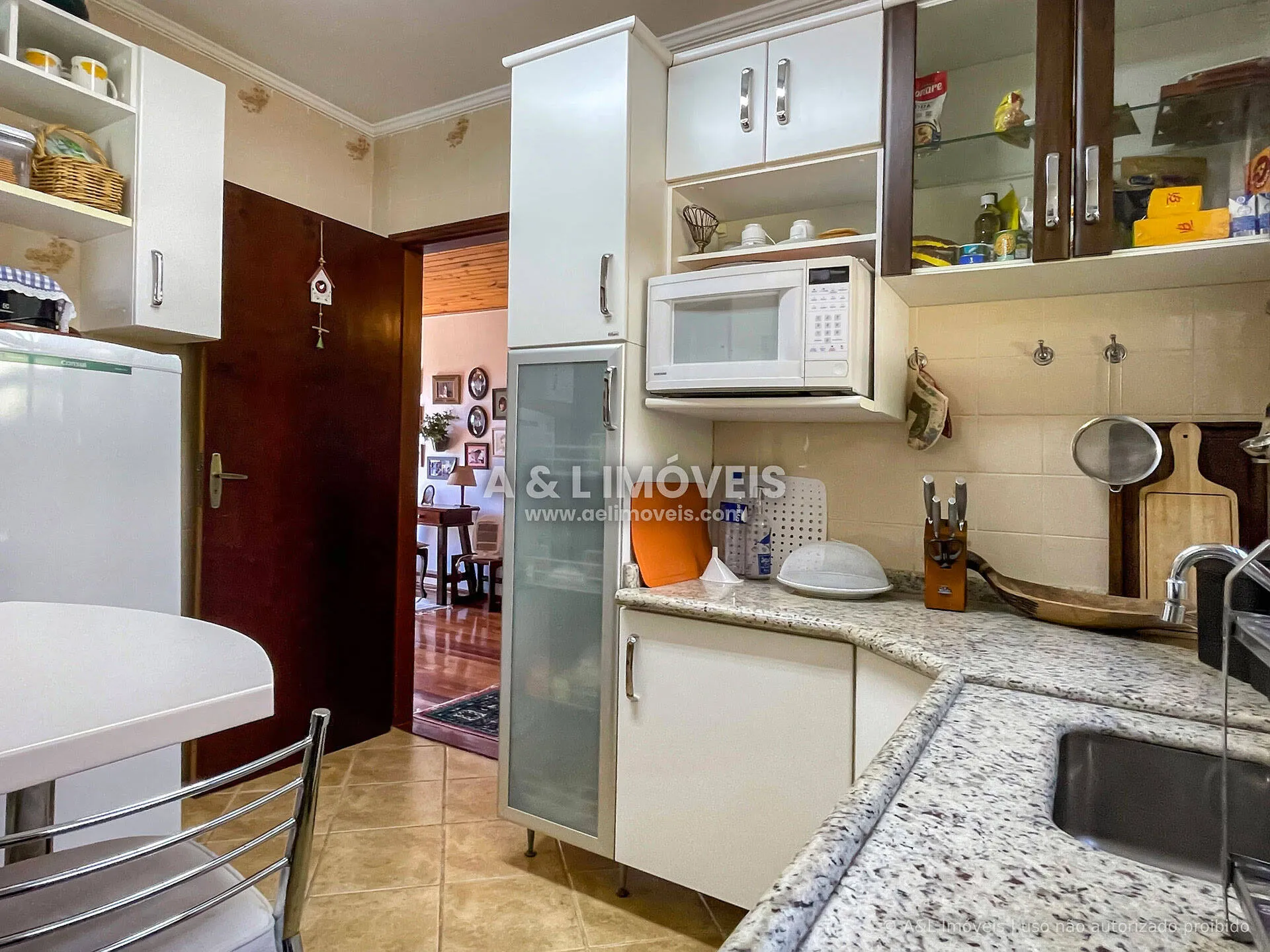 Imagem Apartamento 106,02 m² em Campos do Jordão | Lareira e Living em Madeira
