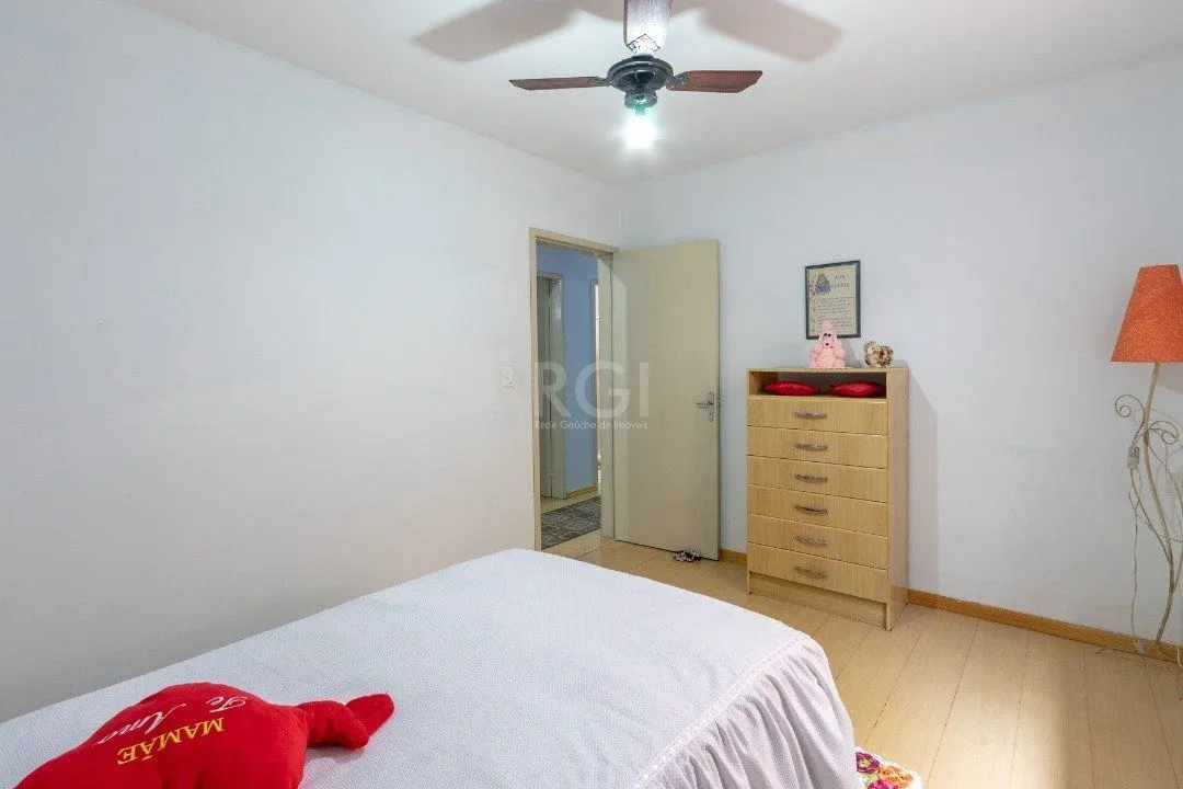 Imagem Casa para Venda - 160m², 3 dormitórios, sendo 2 suites, 3 vagas - Cristal