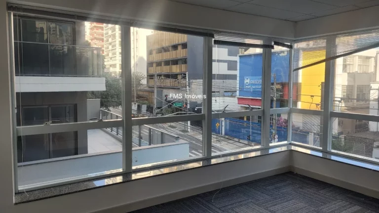 Imagem Conjunto comercial com 130m² na Vila Nova Conceição.