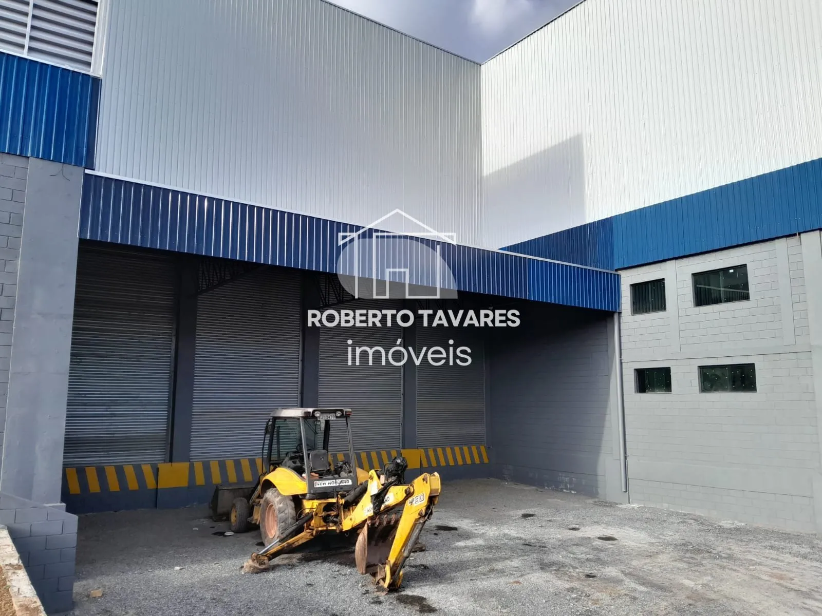 Imagem Galpão para Locação - 4 Docas - 1 Rampa - 15 Vagas de garagens - Junto a Rod. Régis Bittencourt (BR116).