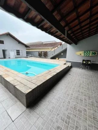 Imagem Vendo casa com 362 mts de área útil, piscina 4x7, barzinho de tijolinho e mármore + EDÌCULA com 2 dormitórios, banheiro Sistema de captação de energia própria fotovoltáica