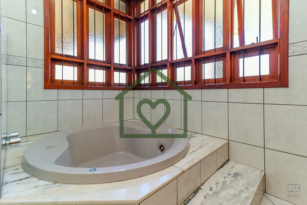 Imagem Viva com Exclusividade em Ipanema: Casa Completa com Piscina, Sacadas e Ambientes Amplos

Esta resid...