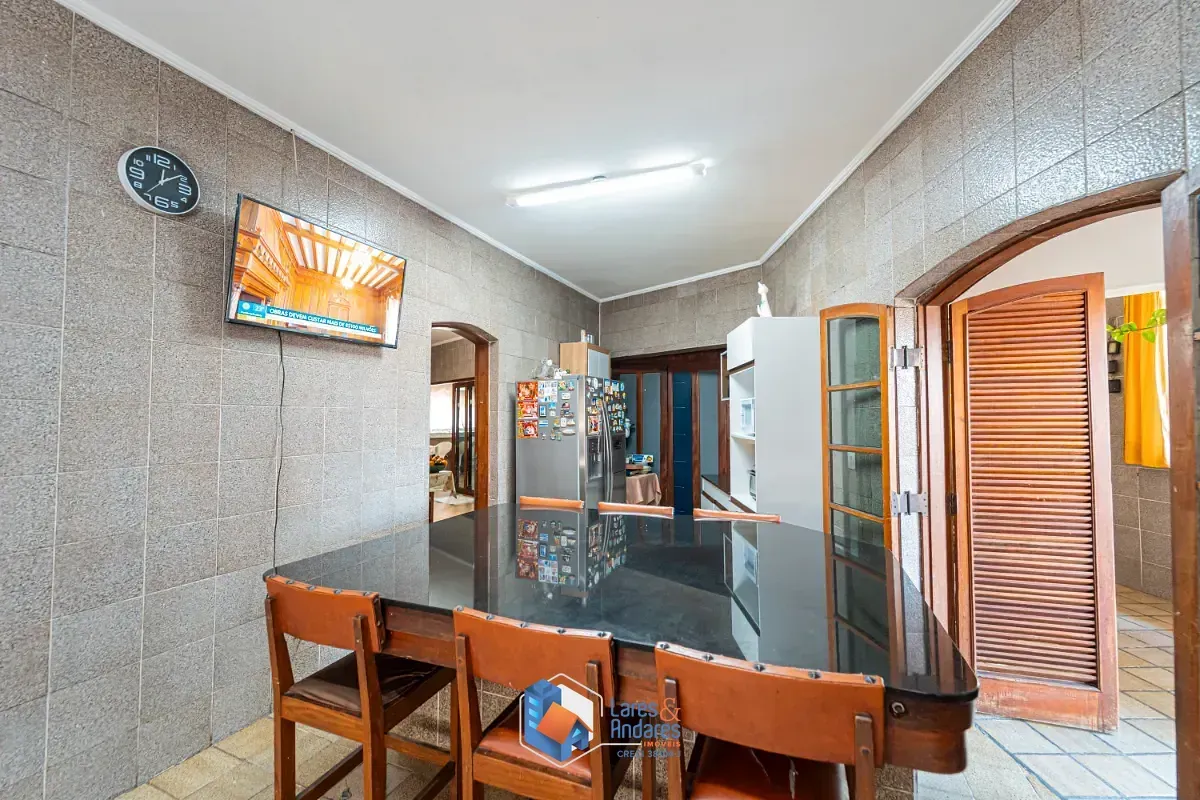 Imagem Casa para venda em Cidade Domitila com 3 quartos, sendo 1 suíte, 473m²