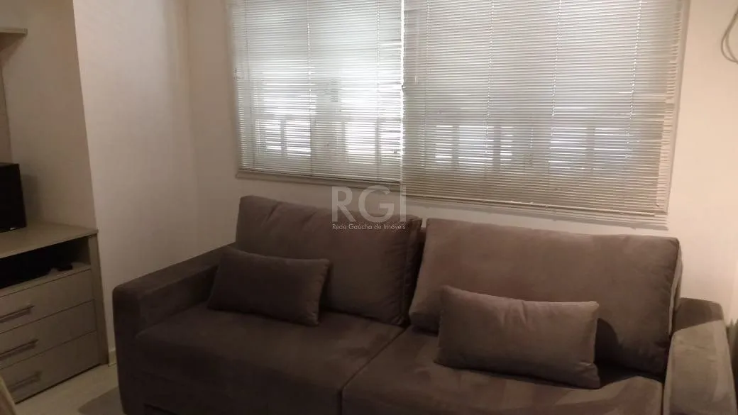 Imagem casa em condomínio fechado, às margens do rio guaíba,
