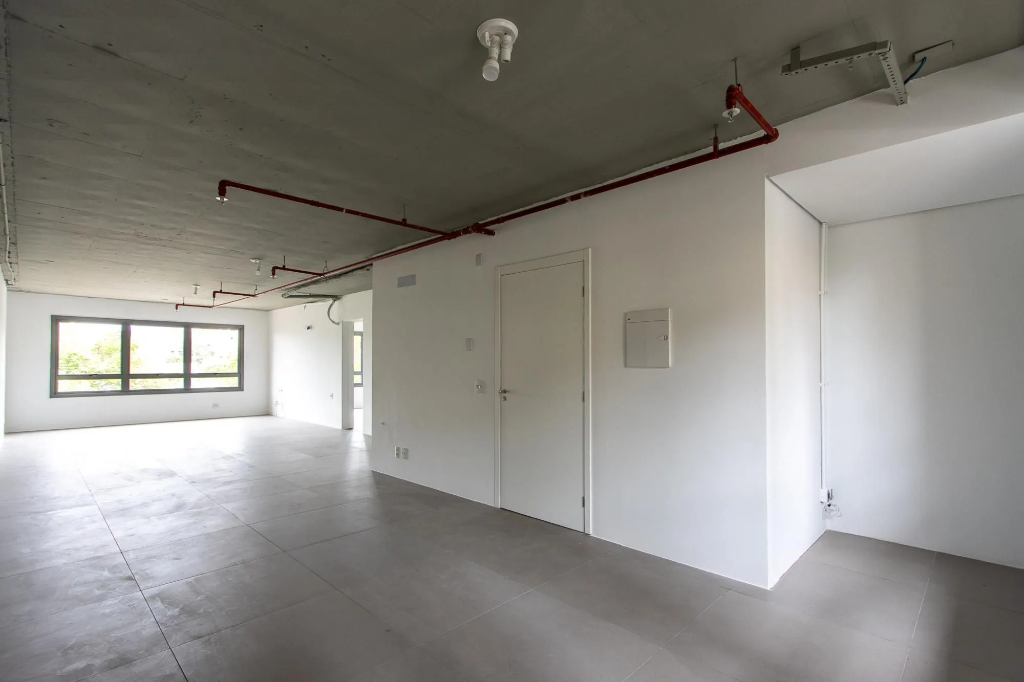 Imagem Conjunto/Sala para Venda - 118.74m², 0 dormitórios, São João