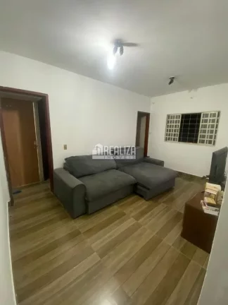 Imagem Casa à venda em Uberaba: 3 dormitórios, móveis planejados e mais!