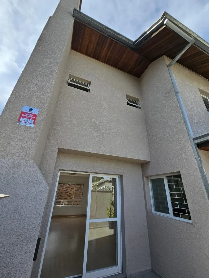 Imagem Sobrado triplex 3q, no Bairro Boa Vista 151 m2. R$ 865.000.