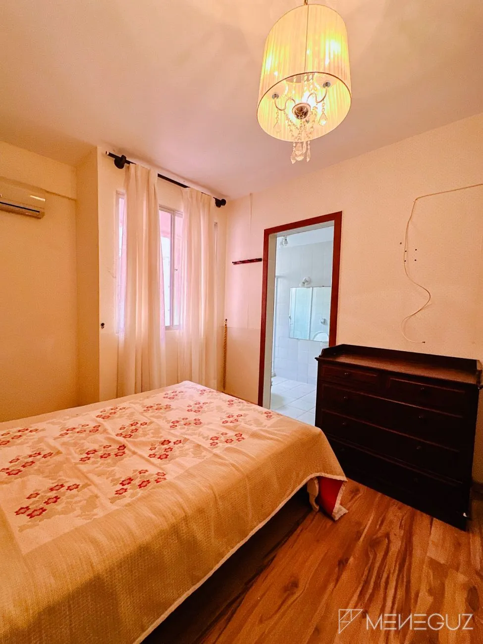 Imagem Apto 4 quartos, sendo 2 suítes + DCE a venda na Praia do Morro em Guarapari