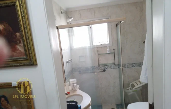 Imagem Espaçoso Apartamento de 3 Quartos em Indianópolis.