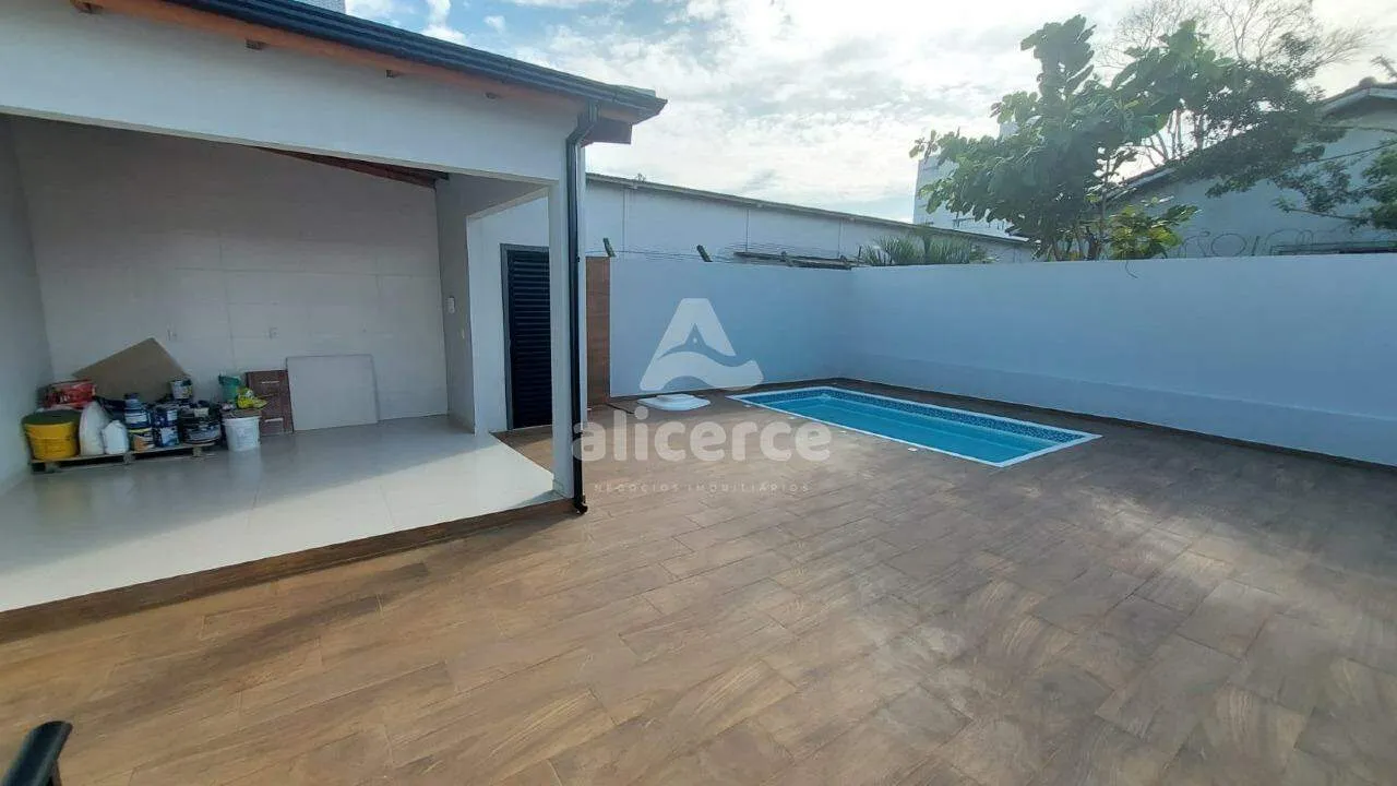 Imagem CASA 3 QUARTOS COM SUÍTE, PISCINA E EDÍCULA - SERRARIA - SÃO JOSÉ/SC