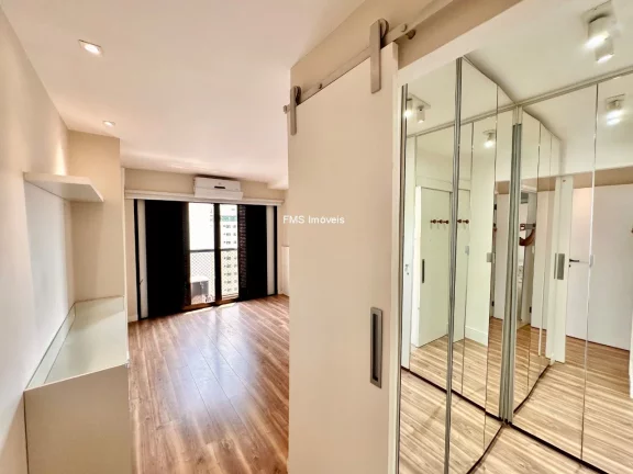 Imagem Excelente Oportunidade: Apartamento de Luxo à Venda em Indianópolis, São Paulo-SP - 2 Quartos, 2 Suítes, 3 Salas, 4 Banheiros, 3 Vagas - 150m².