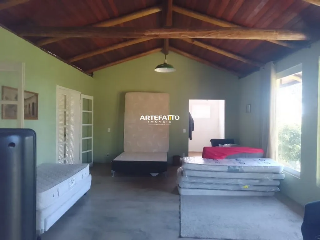 Imagem Sitio com Piscina - Todo Murado