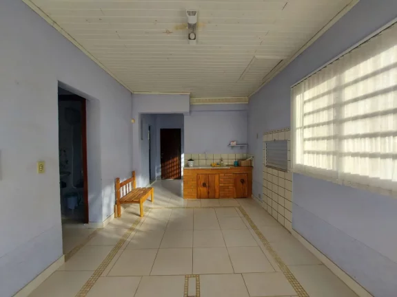 Imagem Ampla casa de 3 quartos com 145 metros construídos e 377 metros de terreno