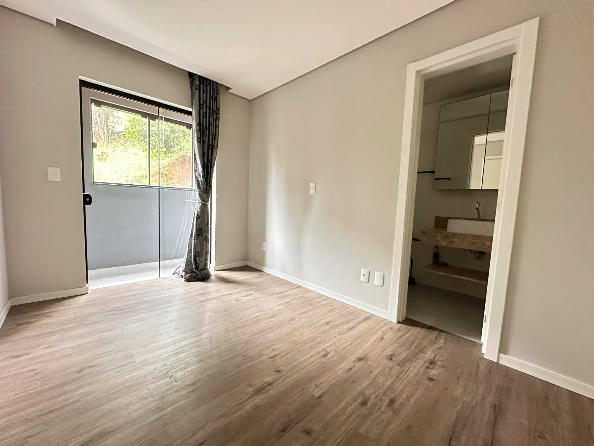 Imagem Apartamento com 2 Quartos à Venda, 71 m² em Costa e Silva - Joinville