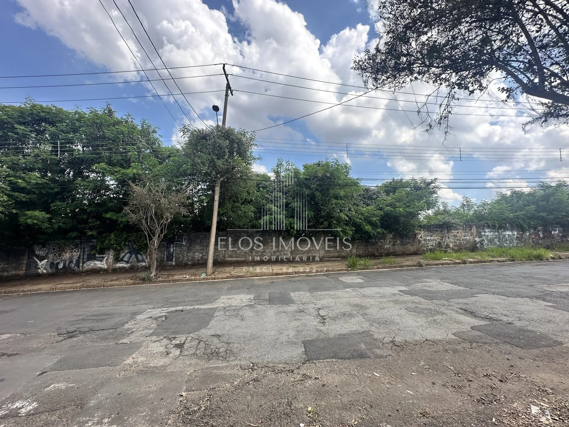 Imagem Lote/Terreno de 225m² no bairro Vila Teixeira Marques, em Limeira