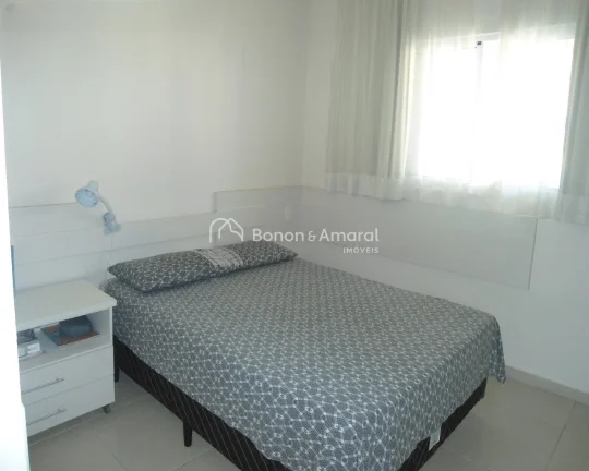 Imagem Encante-se com esta linda casa de acabamento impecável, localizada em um dos melhores condomínios ...
