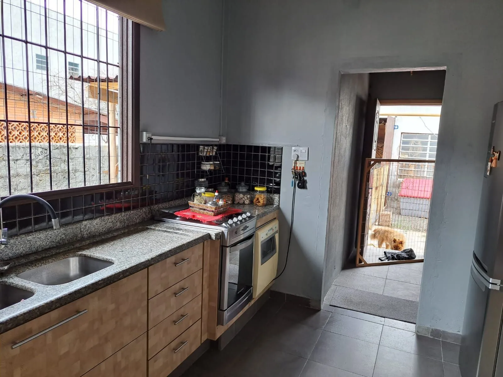 Imagem Casa com 02 quartos (01 suíte), 03 vagas no Bairro Sarandi em Porto Alegre