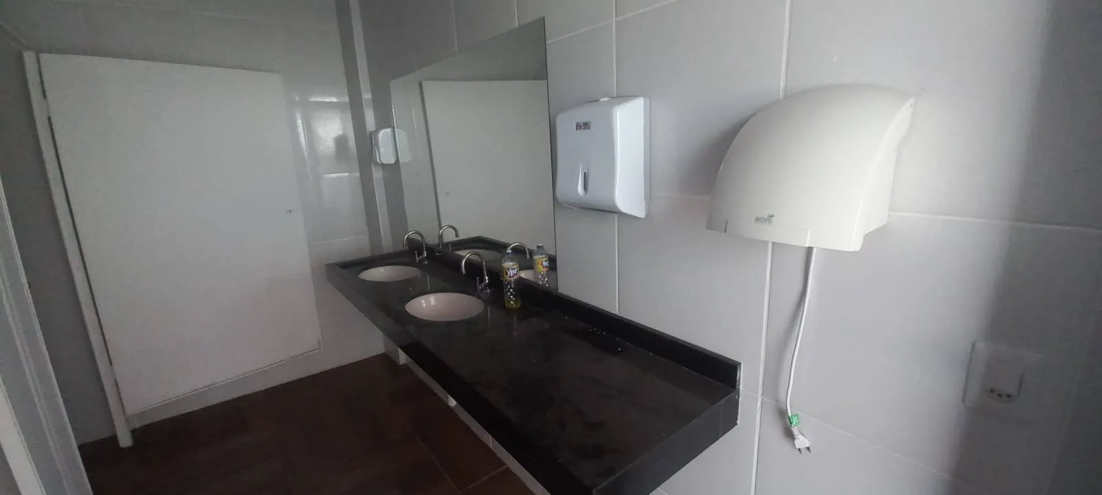 Imagem Casa comercial 3 andares 8 quartos salão comercial anexo de 200 m²