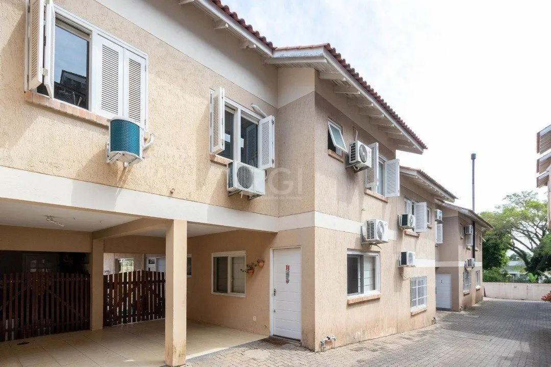 Imagem Casa Condominio para Venda - 102.9m², 3 dormitórios, sendo 1 suites, 2 vagas - Camaquã