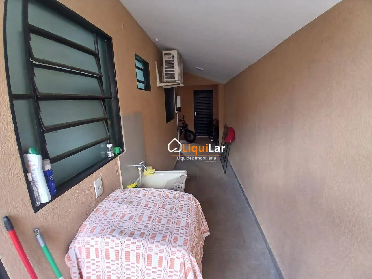 Imagem Casa de Porteira Fechada no Bairro Oiti