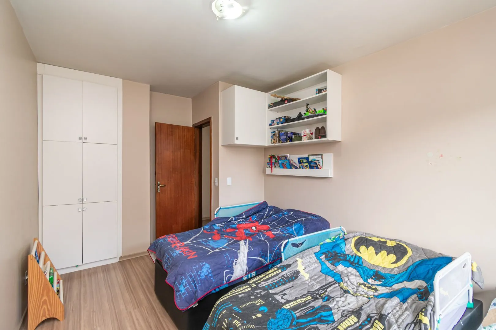 Imagem Casa 03 dormit (suíte e closet) e 4 vagas, na Vila Ipiranga, em Porto Alegre, RS
