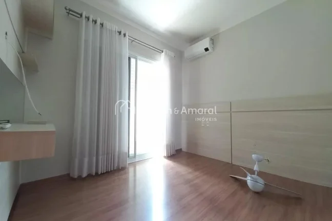 Imagem Esta casa no Swiss Park oferece 247 m² de área construída, combinando conforto, funcionalidade e ...