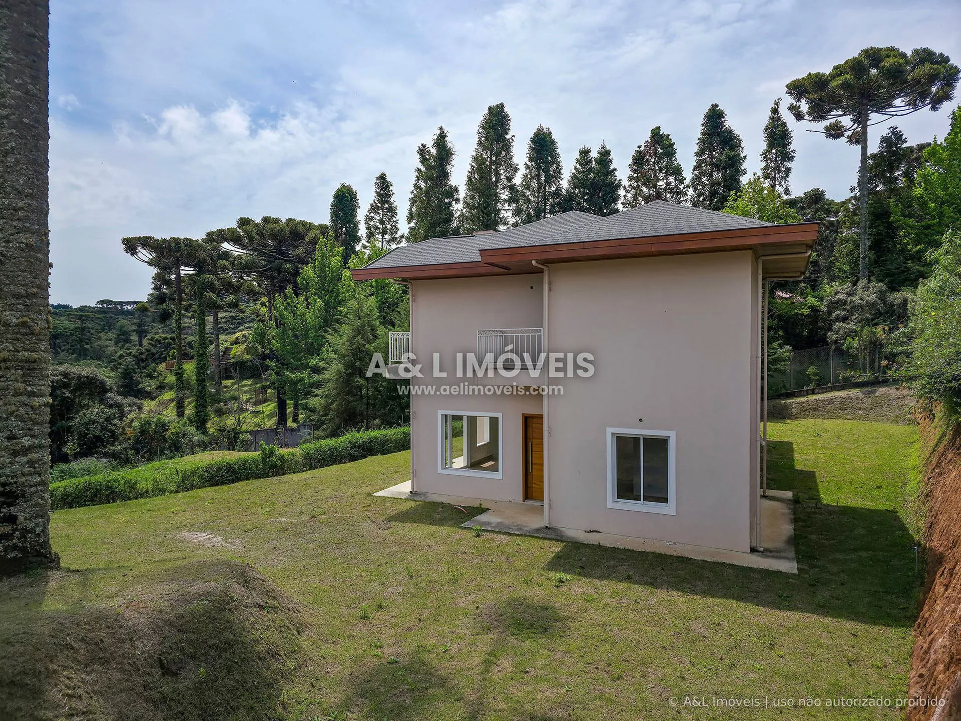 Imagem Casa com 5 dorms em Campos do Jordão e suíte com vista para Pedra do Baú