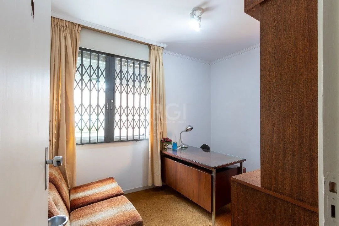 Imagem Casa para Venda - 280m², 4 dormitórios, sendo 1 suites, 3 vagas - Vila Assunção
