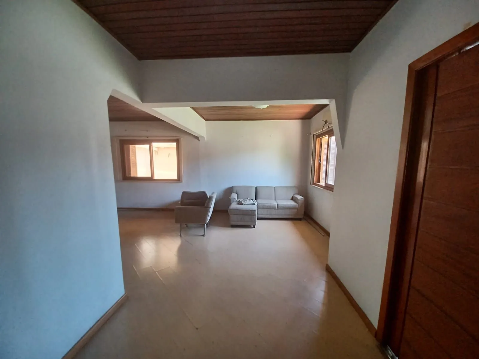 Imagem Casa de 3 quartos, suíte e patio no bairro Medianeira em POA