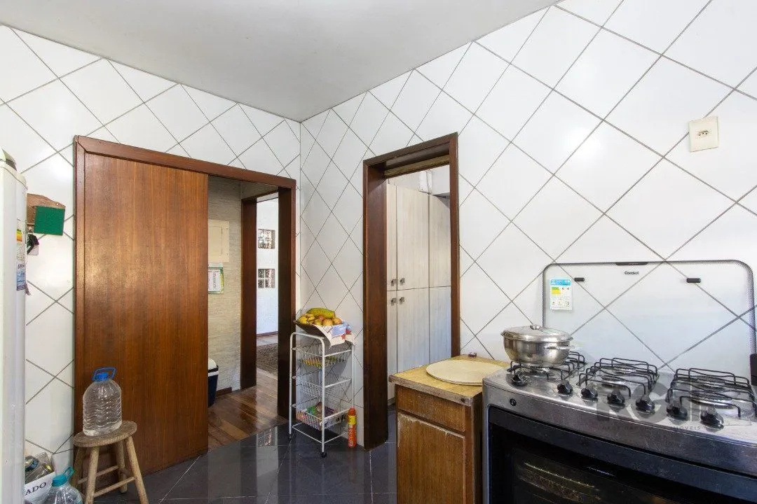 Imagem Casa para Venda - 300m², 3 dormitórios, sendo 1 suites, 4 vagas - Tristeza