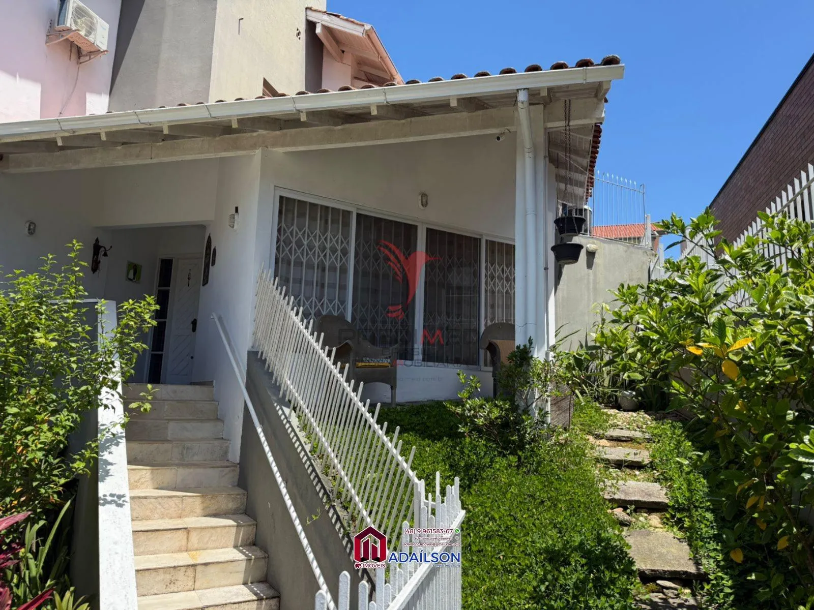 Foto do imóvel Linda Casa em Florianópolis, SC Brasil -Bairro Trindade com 4 dormitórios, sendo 2 suítes em João Pessoa - PB