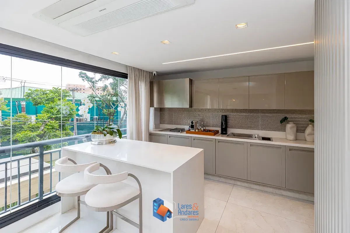Imagem Apartamento garden para venda em Vila Olímpia com 3 quartos, sendo 3 suítes, 220m²