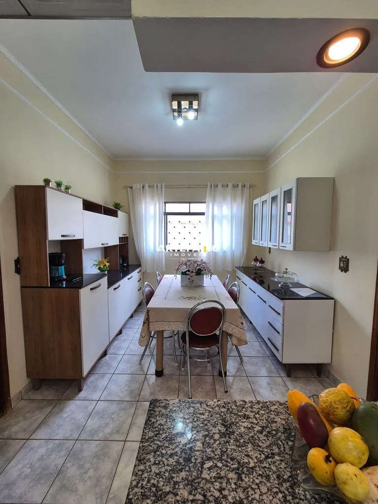Imagem Casa com 3 dormitórios no bairro Santa Terezinha