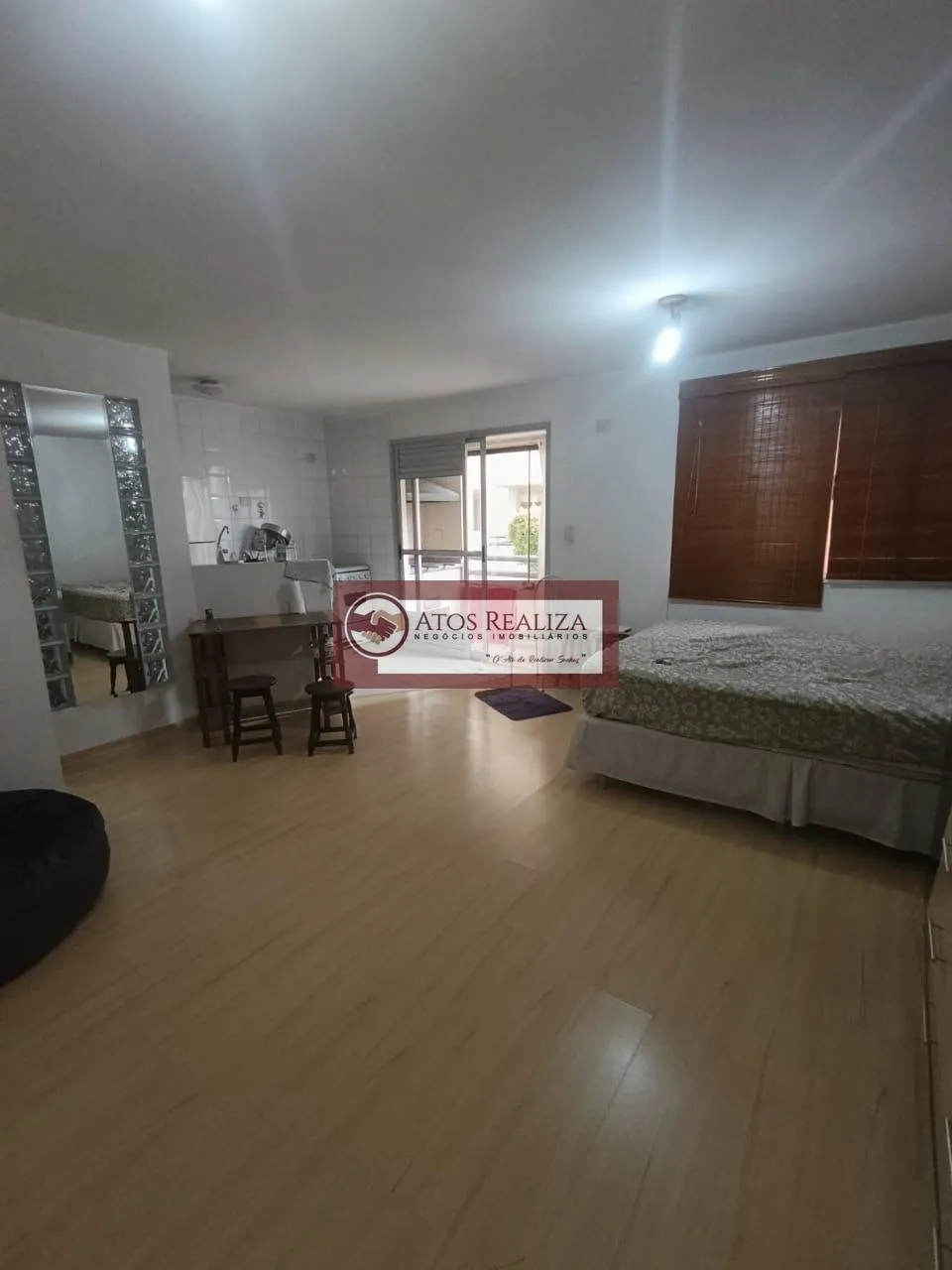 Imagem Descubra o seu novo lar no coração do Jabaquara, São Paulo! Este loft moderno de 40m² oferece um ambiente prático e aconchegante, perfeito para quem busca conforto e praticidade na rotina diária. C