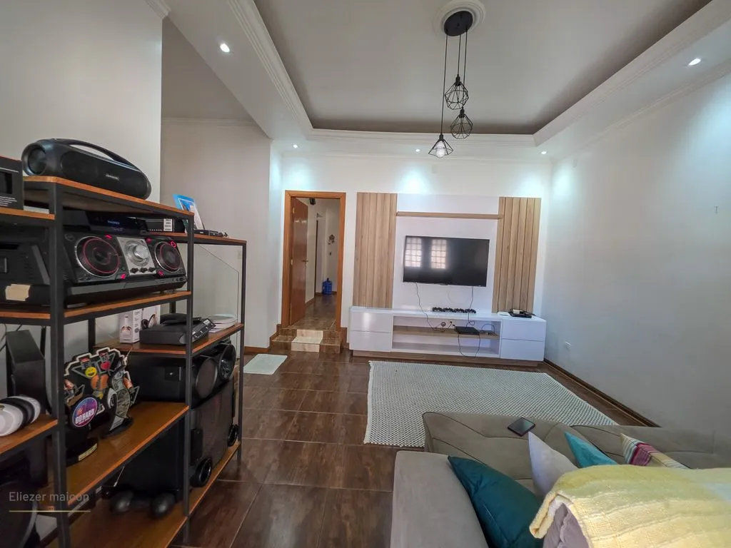 Imagem Casa a Venda com 3 quartos no Bairro Vilage são Luis em Poços de Caldas