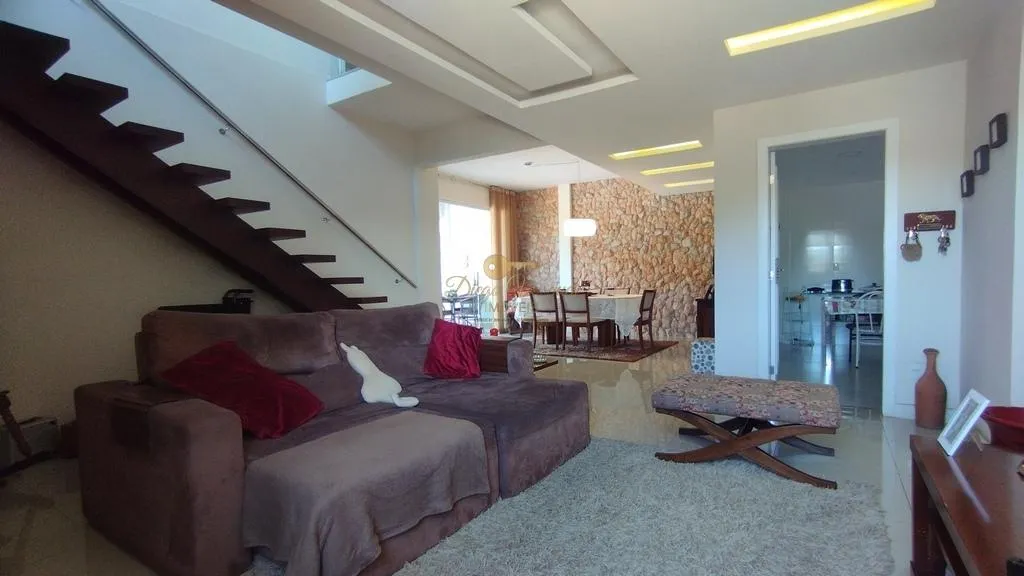 Imagem Casa para Venda em Teresópolis / RJ no bairro Agriões