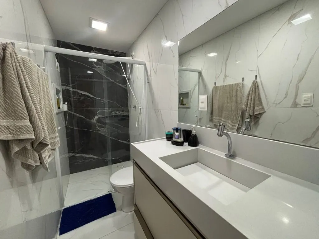 Imagem Apartamento reformado com 100 m², 3 quartos, suíte e lazer completo no Jardim Oceania, a poucos metros da praia.