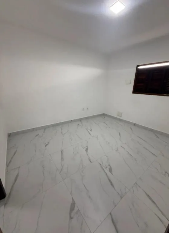 Imagem Casa com Piscina à Venda nos Bancários - Conforto e Lazer para sua Família