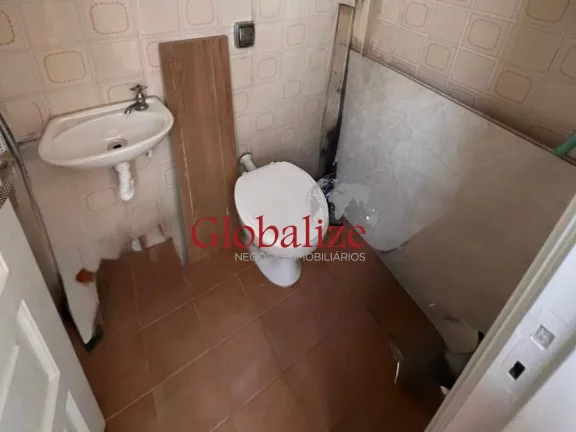 Imagem Apartamento com 2 suítes, vaga demarcada, elevador, todo reformado, amplo no Marapé em Santos por R$ 560.000,00