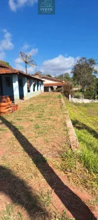 Imagem Linda chacara com campo de futebol