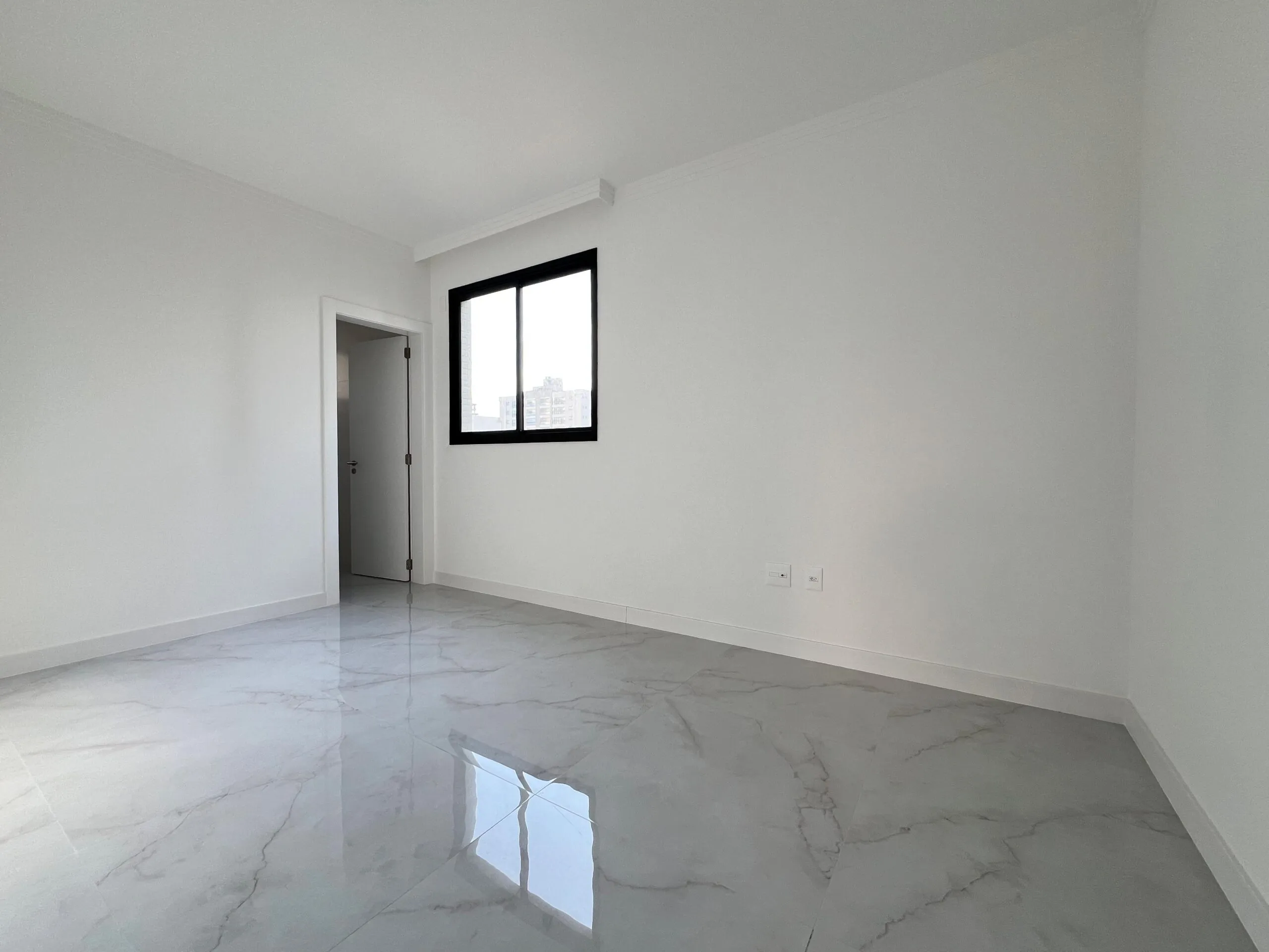 Imagem Apartamento com vista para o mar à venda com 135m2 por R$ 2.150.000,00