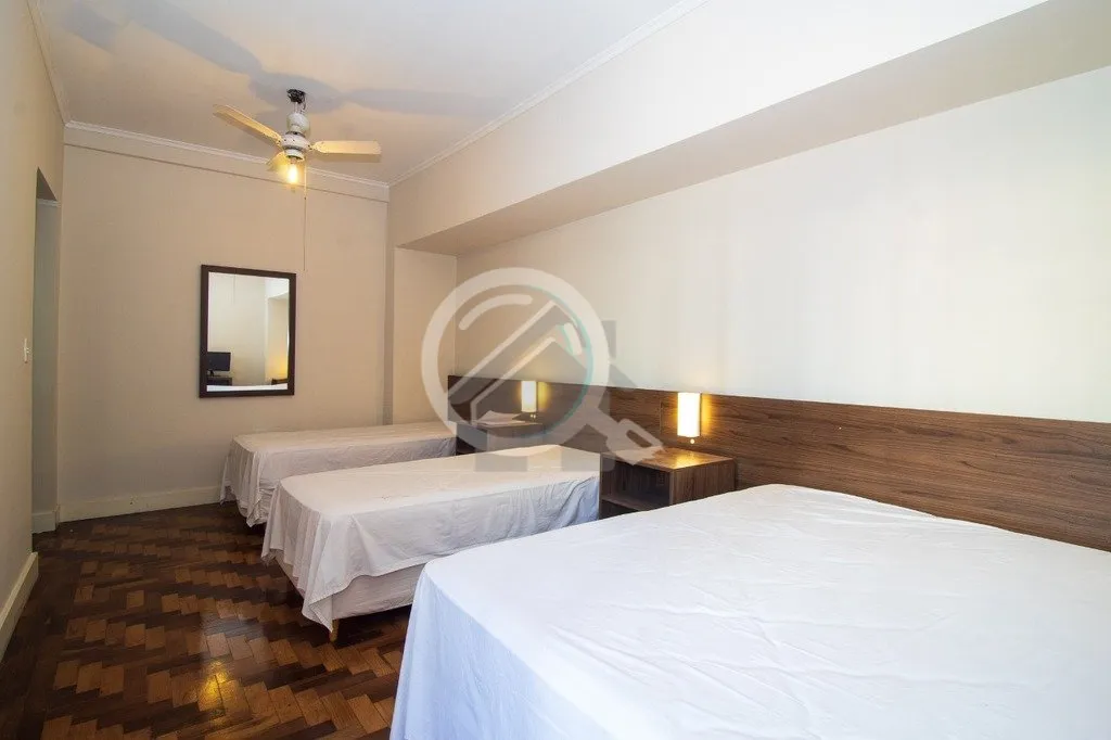 Studio totalmente mobiliado, com ar condicionado,uma cama de casal e duas camas de solteiro, banheir...