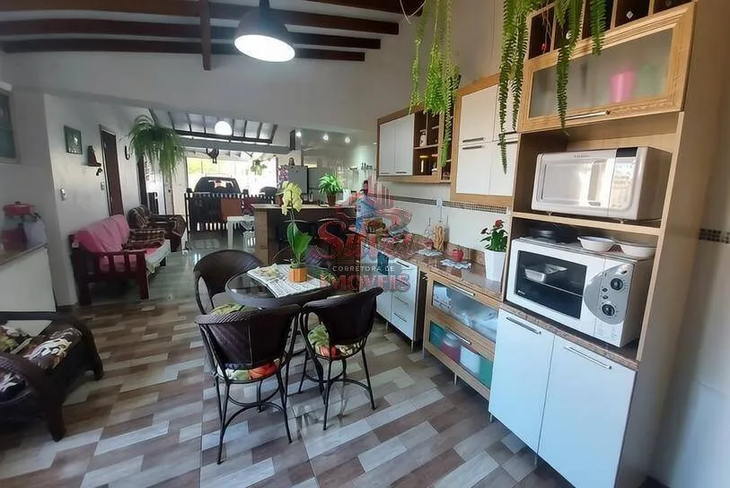 Imagem C471 | Casa com piscina à venda a 450m do mar no Mariluz
