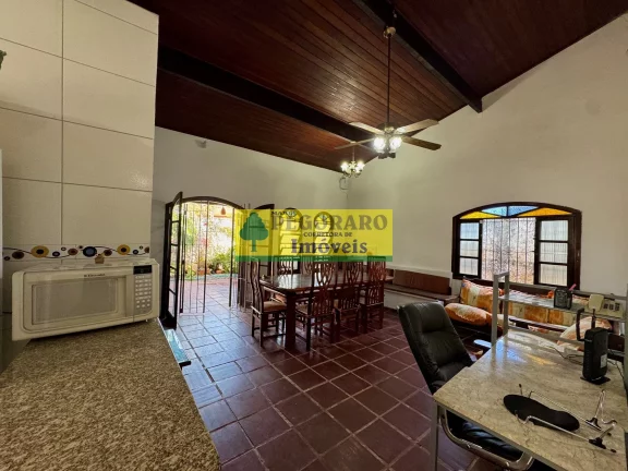 Imagem Casa à com churrasqueira venda na Martim de Sá, 3 quartos, 1 suíte, 1 sala, 2 banheiros, 2 vagas, 128m².
