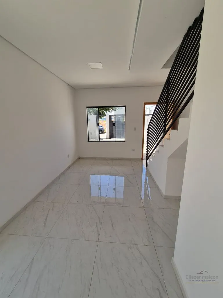 Imagem Sobrado à Venda com 2 suítes no bairro Jardim Florença, em Poços de Caldas - MG