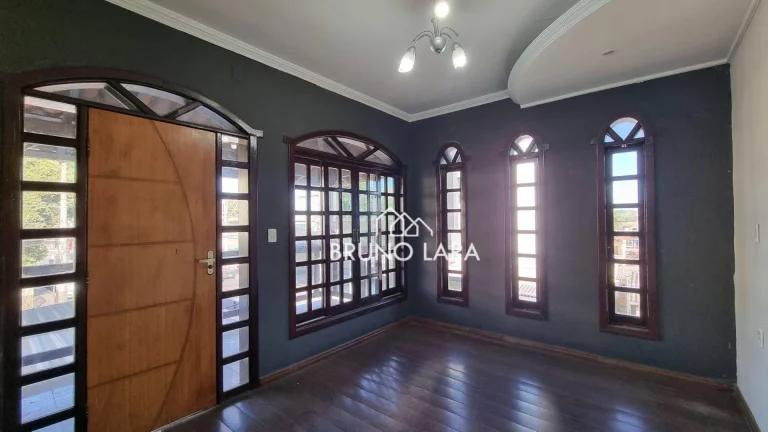 Imagem Casa disponível para locação no Centro - Igarapé/MG.