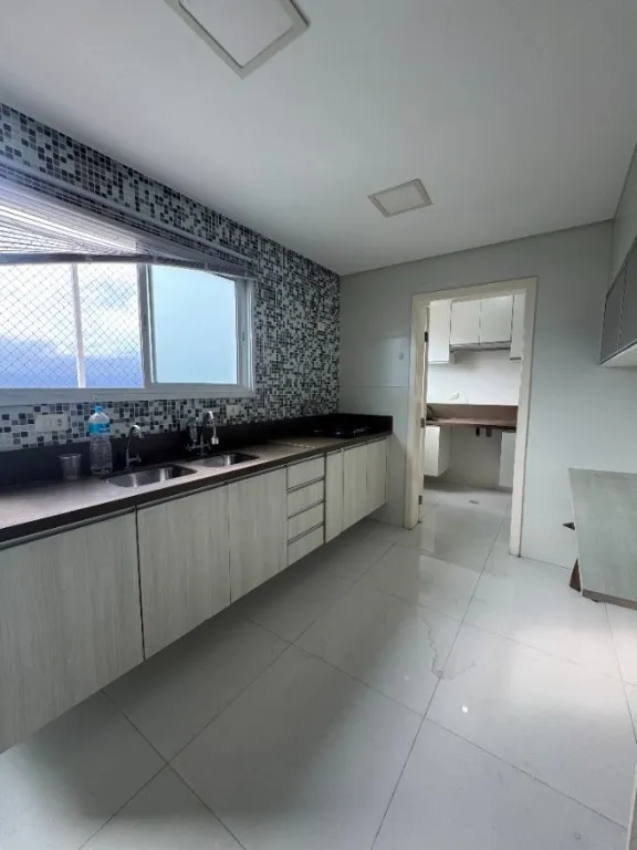 Imagem APARTAMENTO COM 262,00 m² - GUILHERMINA - PRAIA GRANDE SP
