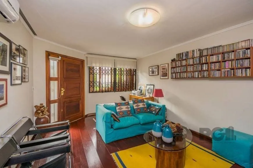 Imagem Casa 279m² - 4 dormitórios, 3 vagas no bairro Santa Tereza