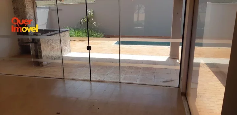 Imagem Casa de Alto Padrão no Condomínio Residencial Alto do Bonfim em Ribeirão Preto-SP 3 quartos, 1 suíte, 2 salas, 3 banheiros, 6 vagas de garagem, 238,00 m² de área Quer Imóvel Negócios Imobiliários